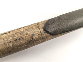 Frankreich 1. Weltkrieg, Spaten ohne Hersteller. Blatt gerissen. Aufgrund der Stempelung auf der linken Seite des Blattes gehe ich von Frankreich aus, typischer "Linnenmann" Spaten, der so auch in einigen anderen Ländern Verwendung fand.