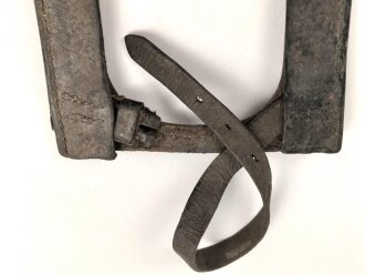 Argentinien, Spatenleder aus der Zeit des 1. Weltkrieg. Ungereinigt