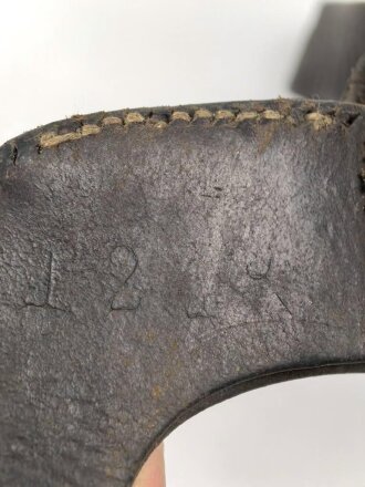 Argentinien, Spatenleder aus der Zeit des 1. Weltkrieg. Ungereinigt