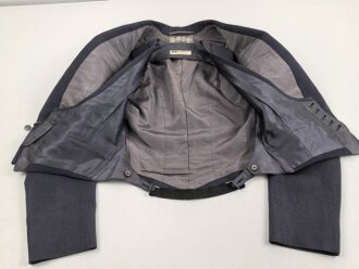 Luftwaffe, Weste und Jacke zum Gesellschaftsanzug. Beides mit Schneideretikett von Miltenberger Dresden für einen Leutnant Kellner, datiert 1937. Sehr guter Zustand, der Brustadler original vernäht.