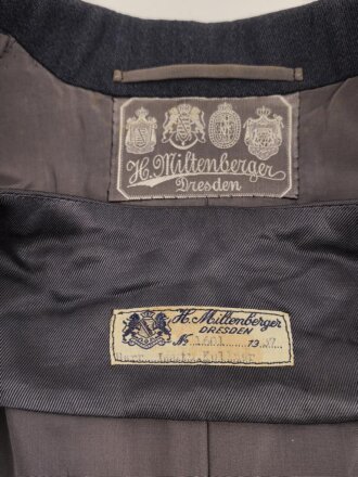 Luftwaffe, Weste und Jacke zum Gesellschaftsanzug. Beides mit Schneideretikett von Miltenberger Dresden für einen Leutnant Kellner, datiert 1937. Sehr guter Zustand, der Brustadler original vernäht.
