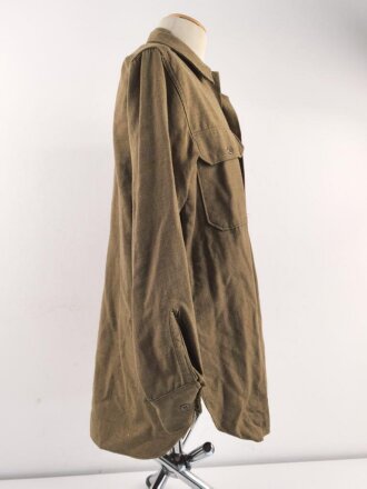U.S. Army 2. Weltkrieg, Hemd für Mannschaften, spezielle Ausführung mit " gas flap",. Getragenes Stück, Grösse 15 1/2 - 33