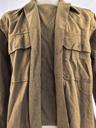 U.S. Army 2. Weltkrieg, Hemd für Mannschaften, spezielle Ausführung mit " gas flap",. Getragenes Stück, Grösse 15 1/2 - 33