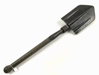 Klappspaten Wehrmacht. überlackiertes Stück , Hersteller gcq 41. Ungereinigt
