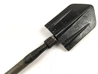 Klappspaten Wehrmacht. überlackiertes Stück , Hersteller gcq 41. Ungereinigt