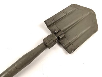 Klappspaten Wehrmacht. überlackiertes Stück ,...