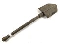 Klappspaten Wehrmacht. überlackiertes Stück , kein Hersteller erkennbar. Ungereinigt