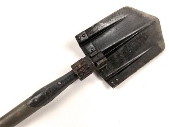 Klappspaten Wehrmacht. überlackiertes Stück ,...
