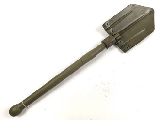 Klappspaten Wehrmacht. überlackiertes Stück , kein Hersteller erkennbar. Ungereinigt