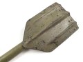 Klappspaten Wehrmacht. überlackiertes Stück , kein Hersteller erkennbar. Ungereinigt