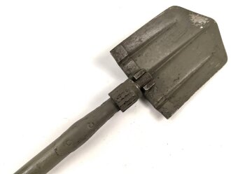 Klappspaten Wehrmacht. überlackiertes Stück ,...