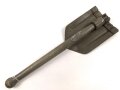 Klappspaten Wehrmacht. überlackiertes Stück , kein Hersteller erkennbar. Ungereinigt