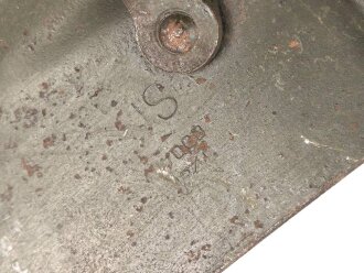 U.S. Army 1945 dated folding shovel M-1943. Uncleaned, original paint
