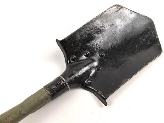 Polen 2 Weltkrieg, Spaten, überlackiert, ungereinigt