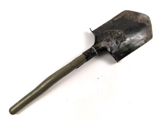 Polen 2 Weltkrieg, Spaten, überlackiert, ungereinigt