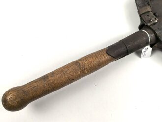 Tschechoslowakei , Spaten Modell 1878 System Linnemann. Hersteller " VICHR & Co. DUX" Ungereinigtes Stück, in Tasche