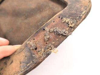 Spatenleder ohne Markierung. Ich glaube zu wissen, das es der Niederlande zuzuordnen ist.  Ungereinigtes Stück, unvollständig
