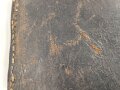 Spatenleder ohne Markierung. Ungereinigtes Stück