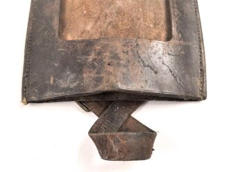 Spatenleder datiert 1916 unter Krone. Ungereinigtes Stück