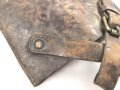Spatenleder datiert 1915  unter Krone. Ungereinigtes Stück