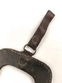 1. Weltkrieg, Spatentasche für den Spaten Modell 1874. Ungereinigtes Stück, die Koppelschlaufe vermutlich in der Zeit repariert