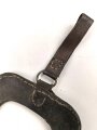 1. Weltkrieg, Spatentasche für den Spaten Modell 1874. Ungereinigtes Stück, die Koppelschlaufe vermutlich in der Zeit repariert