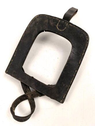 1. Weltkrieg, Spatentasche für den Spaten Modell 1874. Ungereinigtes Stück, die Koppelschlaufe vermutlich in der Zeit repariert, Leder angetrocknet