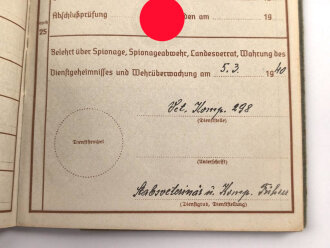 Wehrpaß und Verleihungsurkunden für einen Veterinär