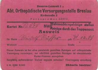 Wehrpaß und Verleihungsurkunden für einen Veterinär