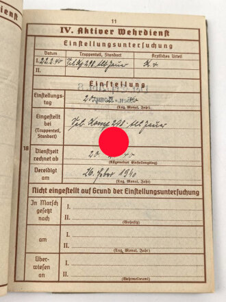 Wehrpaß und Verleihungsurkunden für einen Veterinär