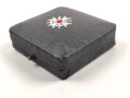Kriegsverdienstkreuz 1. Klasse mit Schwertern, Buntmetall, guter Zustand. Die Nadel markiert "65" für Klein & Quenzer Obertstein. Im zugehörigen Etui.