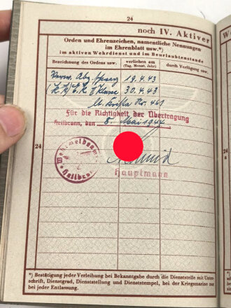 Zwei Wehrpässe von Gefallenen Brüdern einer Familie aus Heilbronn. Beides bei der Infanterie, einer in der Ukraine, einer in Rußland gefallen.