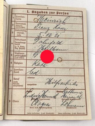 Zwei Wehrpässe von Gefallenen Brüdern einer Familie aus Heilbronn. Beides bei der Infanterie, einer in der Ukraine, einer in Rußland gefallen.