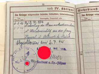 Zwei Wehrpässe von Gefallenen Brüdern einer Familie aus Heilbronn. Beides bei der Infanterie, einer in der Ukraine, einer in Rußland gefallen.