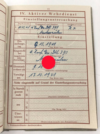 Zwei Wehrpässe von Gefallenen Brüdern einer Familie aus Heilbronn. Beides bei der Infanterie, einer in der Ukraine, einer in Rußland gefallen.