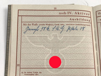 Zwei Wehrpässe von Gefallenen Brüdern einer Familie aus Heilbronn. Beides bei der Infanterie, einer in der Ukraine, einer in Rußland gefallen.