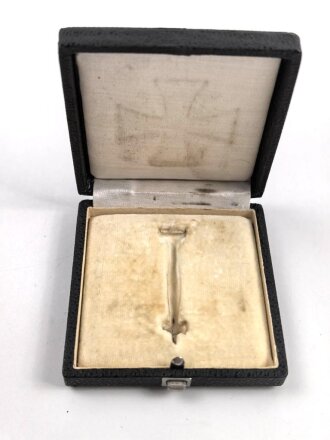 Etui für ein Eisernes Kreuz 1. Klasse 1939. Frühes Stück mit eckigem Drücker
