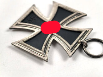 Eisernes Kreuz 2. Klasse 1939. Ungetragenes Stück mit Hersteller "65"  im Bandring für Klein & Quenzer Oberstein. Band beiliegend