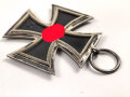 Eisernes Kreuz 2. Klasse 1939. Ungetragenes Stück ohne Herstellerbezeichnung im Bandring, in wohl zugehöriger Tüte von Franz Reischauer Oberstein