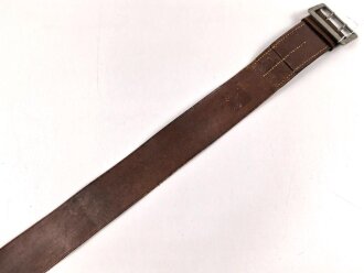 Zweidornkoppel für Offiziere der Luftwaffe. Guter Zustand, datiert 1937, Gesamtlänge 133cm
