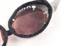 Getönte Brille mit Aluminiumrahmen, sieht man so immer wieder auf Fotos bei Angehörigen der Gebirgstruppe. Ungetragen, Gummiband ohne Funktion