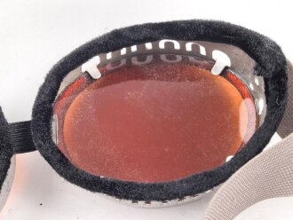 Getönte Brille mit Aluminiumrahmen, sieht man so immer wieder auf Fotos bei Angehörigen der Gebirgstruppe. Ungetragen, Gummiband ohne Funktion