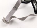 Getönte Brille mit Aluminiumrahmen, sieht man so immer wieder auf Fotos bei Angehörigen der Gebirgstruppe. Ungetragen, Gummiband ohne Funktion
