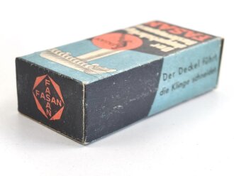 "FASAN" Rasierapparat aus weißer Preßmasse. Ungebraucht, in der originalen Umverpackung