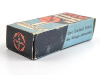 "FASAN" Rasierapparat aus weißer Preßmasse. Ungebraucht, in der originalen Umverpackung