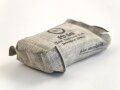 Verbandpäckchen kleines Modell datiert 1940 , gehört so unser anderem in Verbandkästen der Wehrmacht und des Luftschutz
