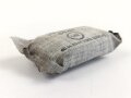 Verbandpäckchen kleines Modell datiert 1940 , gehört so unser anderem in Verbandkästen der Wehrmacht und des Luftschutz