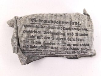 Verbandpäckchen kleines Modell datiert 1941 , gehört so unser anderem in Verbandkästen der Wehrmacht und des Luftschutz