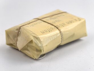 Verbandpäckchen kleines Modell datiert 1941 , gehört so unser anderem in Verbandkästen des Luftschutz