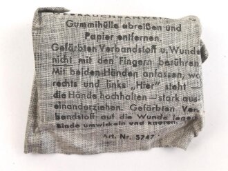 Verbandpäckchen kleines Modell datiert 1943 , gehört so unser anderem in Verbandkästen der Wehrmacht und des Luftschutz